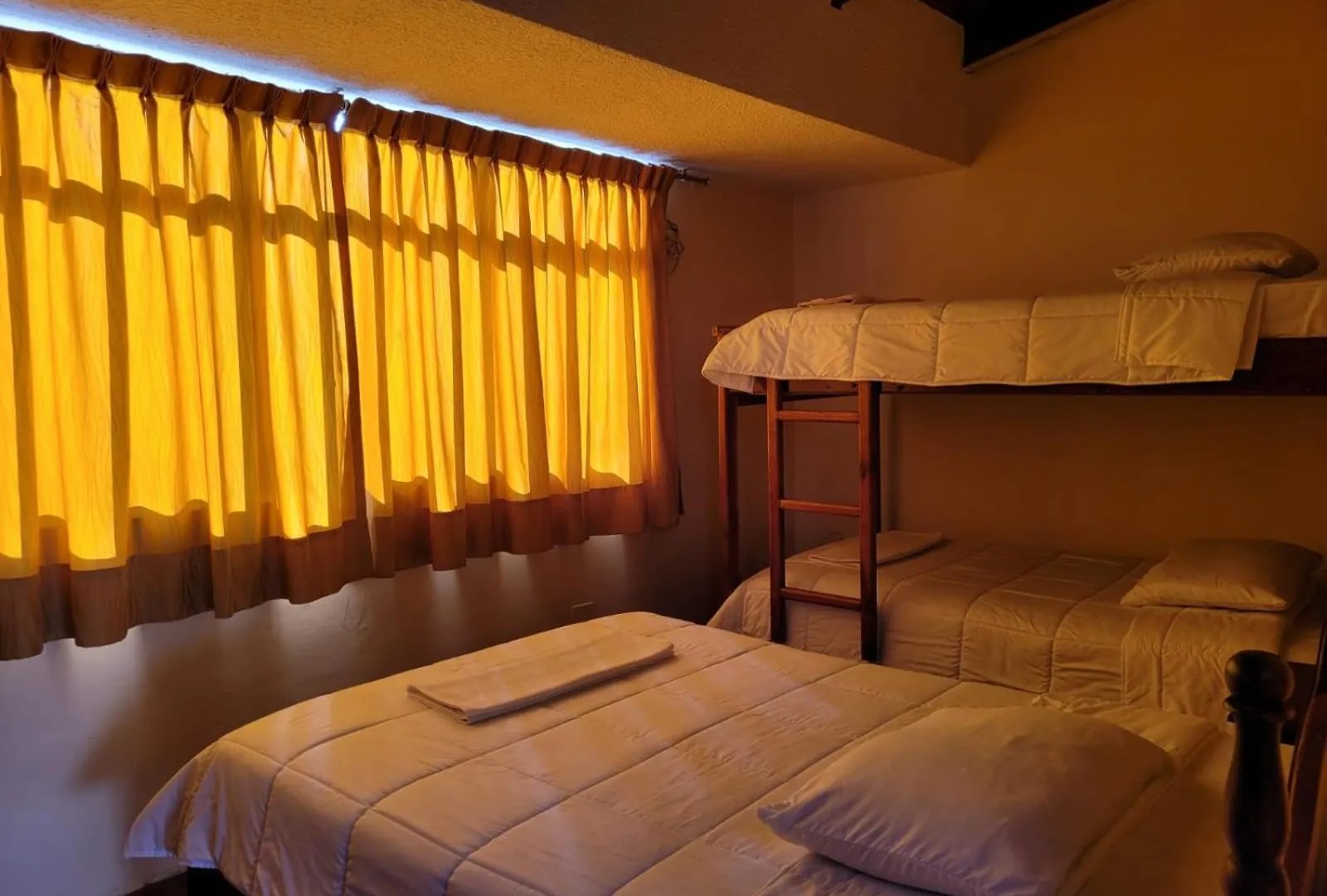 Casa Colon Quito Bed & Breakfast Hostel