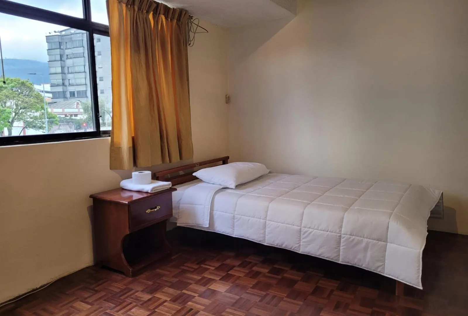 Casa Colon Quito Bed & Breakfast Hostel Ecuador