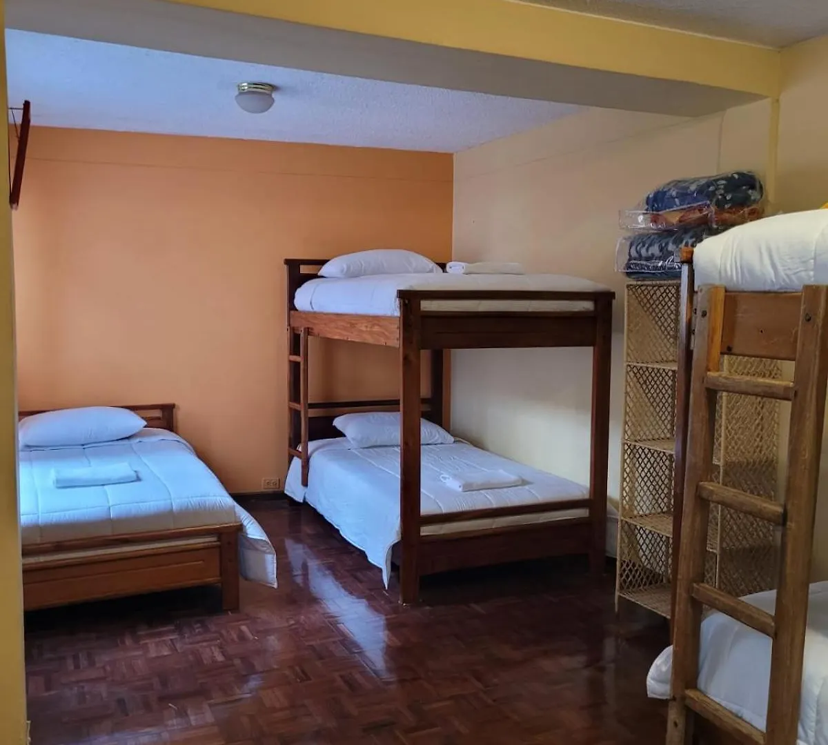 Casa Colon Quito Bed & Breakfast Hostel